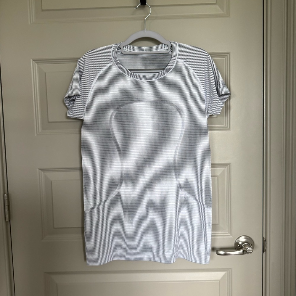 Lululemon black white stripe swiftly tech short sleeve top size 10